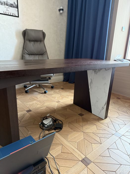 Продам стол для кабинета