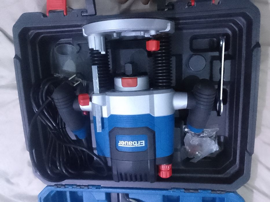 Erbauer 2100w  фрезер сетевой