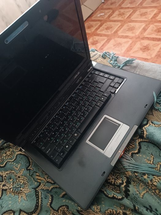 Ноутбук на запчасти