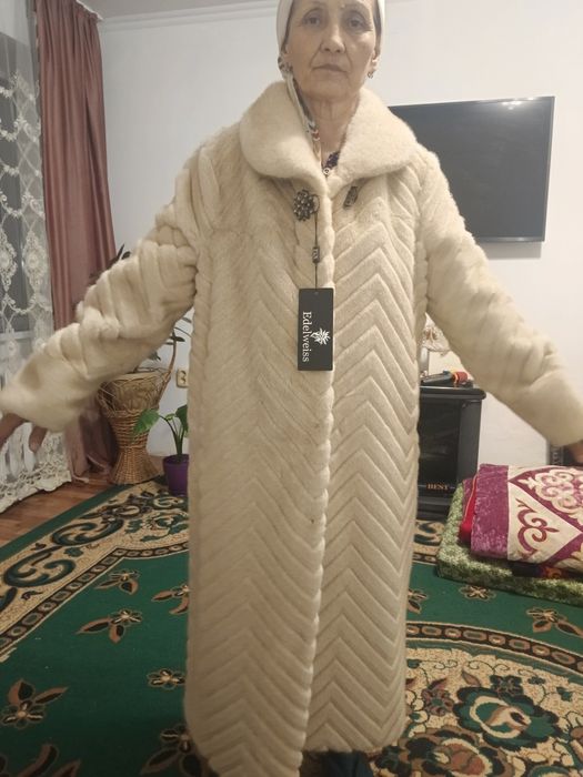 Продам шубу новую