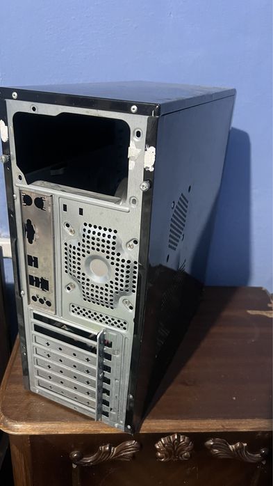 Продам клавиатуру delux, корпус и блок питания.