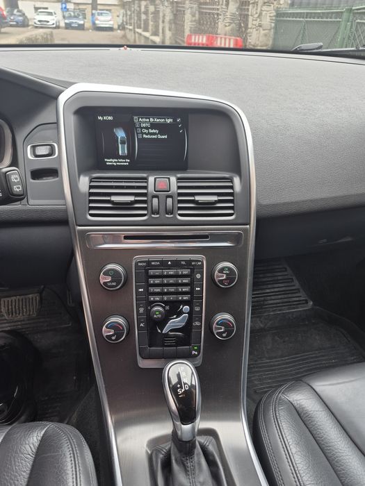 Volvo  X C 60 ,5 pistoane