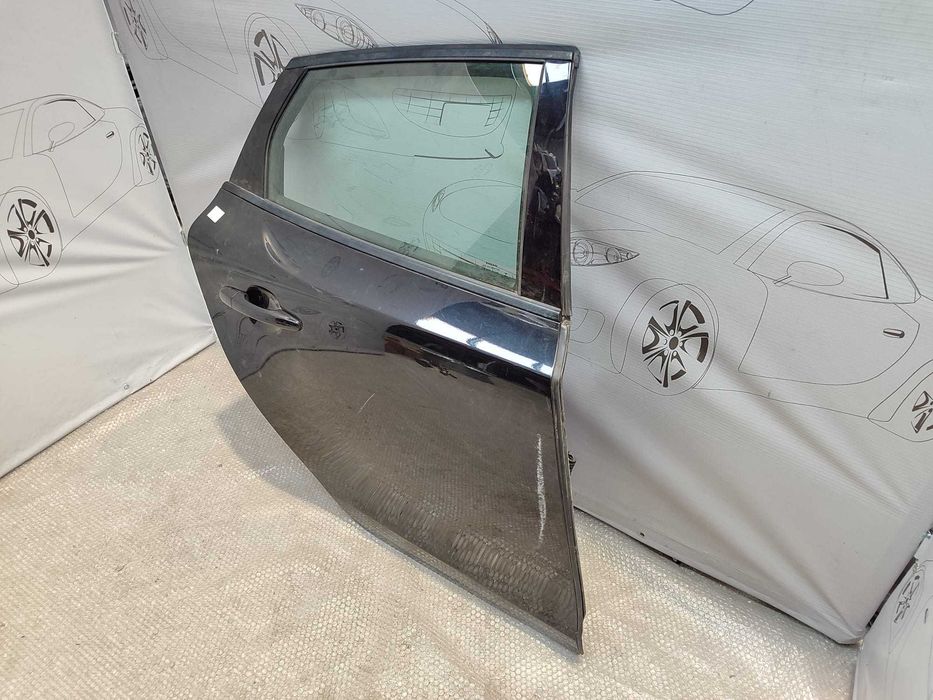 Ușă Spate Dreaptă Volvo V40 Hatchback Negru Cod Culoare Black Sapphire 45200 2015 / [2012-2019] / 32351000 (3D)