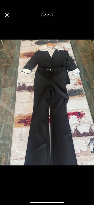 Vând costum damă