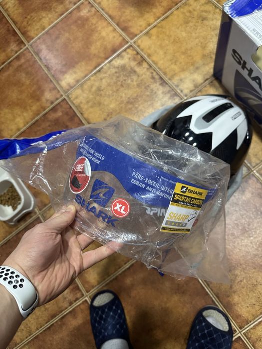 Vand casca motocicleta Shark carbon marimea XL curata