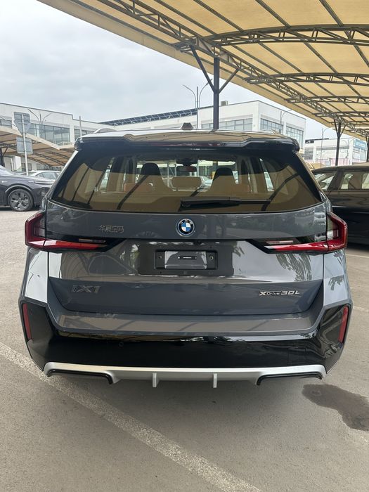 BMW ix1 30L xDrive - AWD 2025 с пробегом в наличии