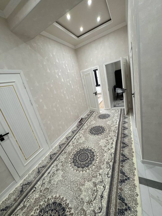 Срочно здаеться квартира в Аренду в городе Чирчик раеоне 500тка