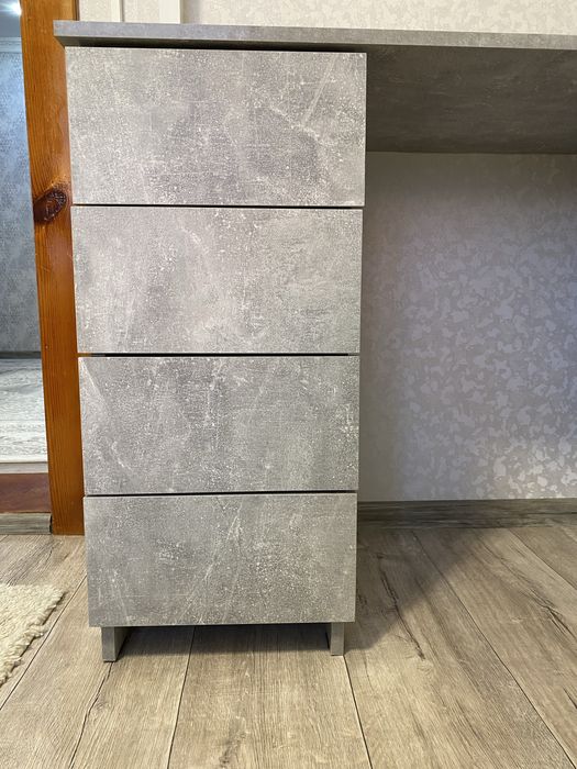 Продам письменный стол