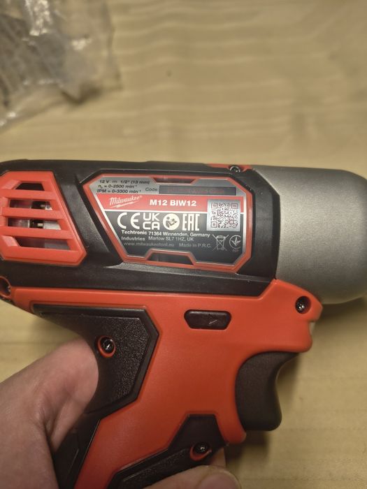 Акумулаторен ударен гайковерт Milwaukee M12 BIW12-0, 12 V, 138 Nm, ½″,