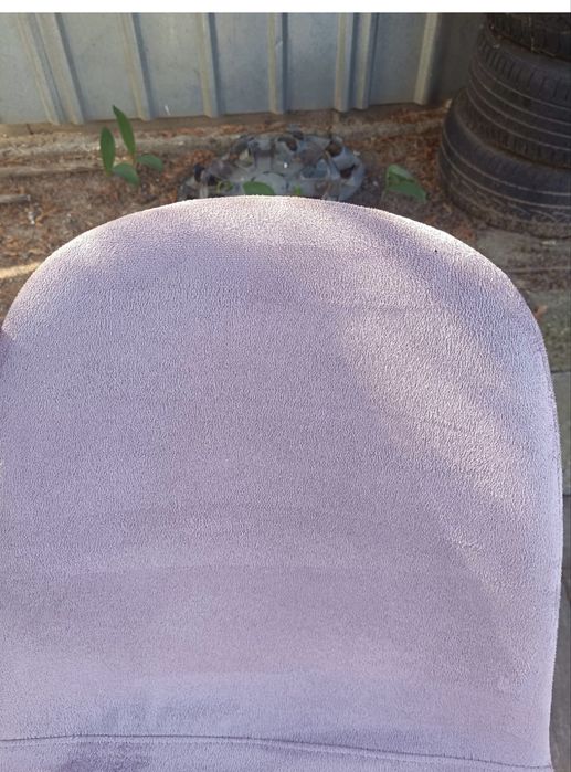 Vand 6 scaune living