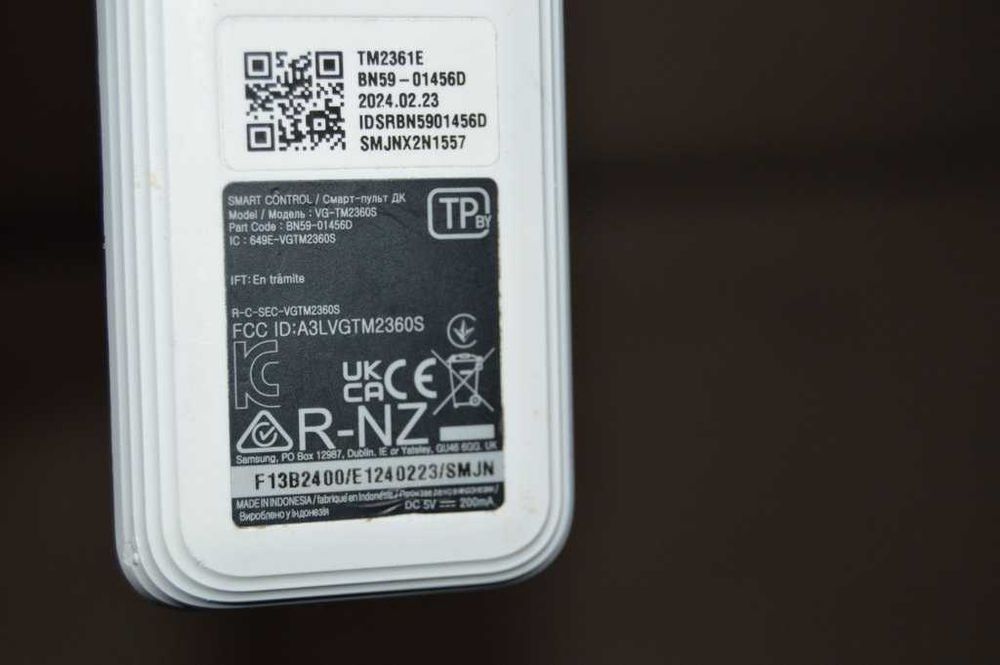 Telecomandă Smart Samsung SolarCell BN59-01456D White – Originală, Încărcare Solară și USB-C