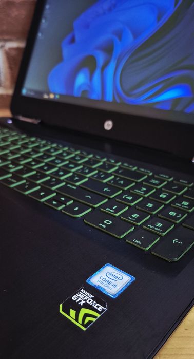 Laptop gaming Hp i5 8th 16GB RAM  GTX SSD