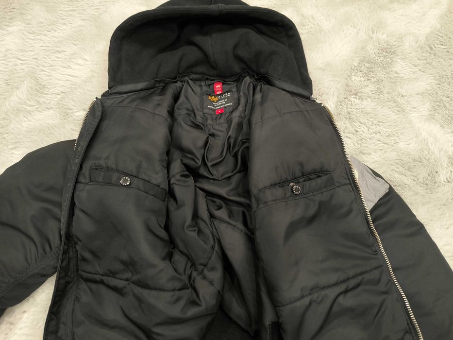 Яке Alpha industries бомбър