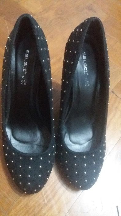 Vand pantofi cu toc