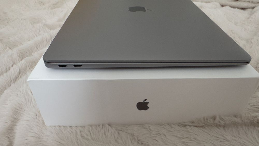 MacBook Air m1 256+ magic mouse Brasov • OLX.ro
