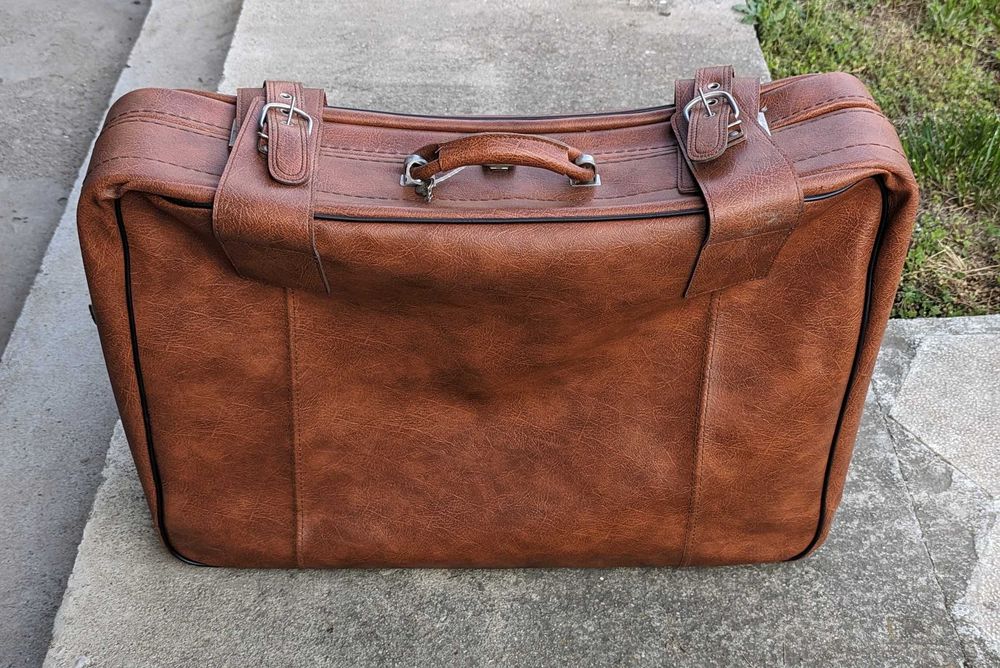 Куфар от времето на СОЦА, нов