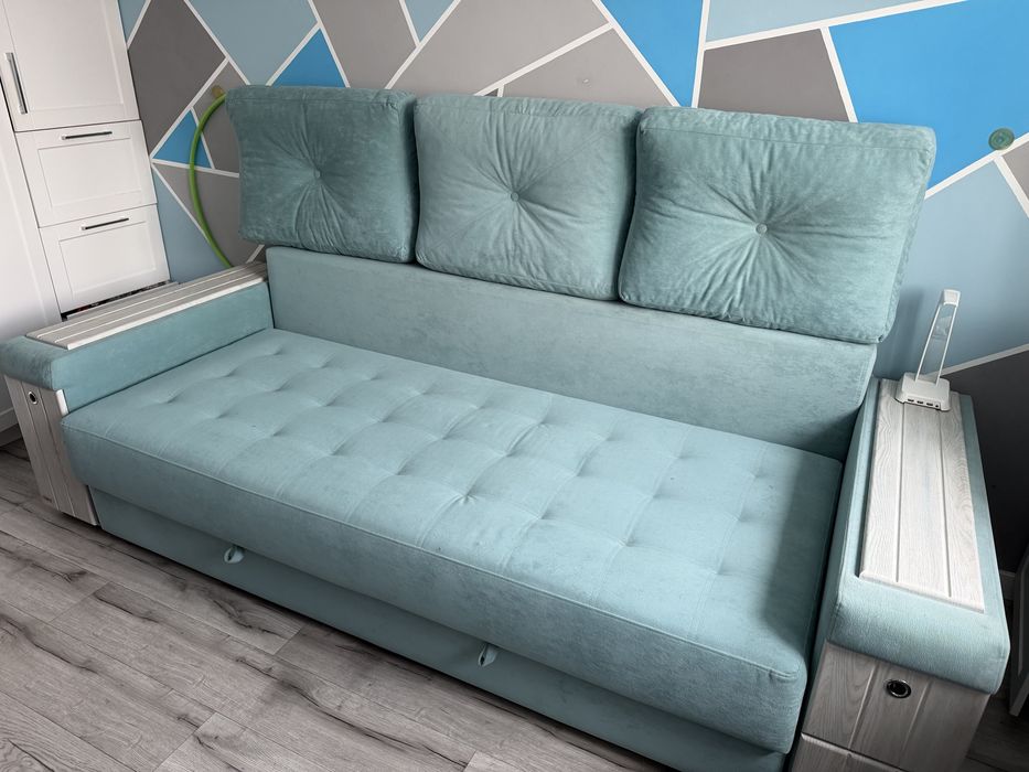 Продам Большой диван б.у