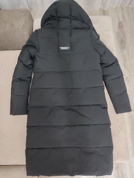 Продам зимний пуховик