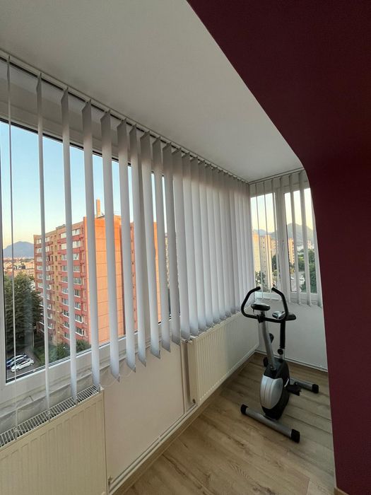 Închiriez apartament trei camere