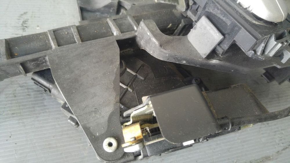 broasca iala usa stanga spate ford c-max r26413bk