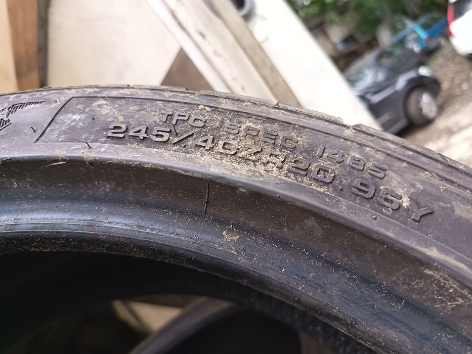 Anvelope vara 245 40 20 și 275 35 20 Goodyear runflat 2017 5.6mm