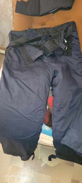 Продам теплую спец одежду