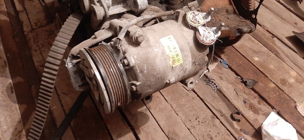 Компрессор кондиционера ВАЗ