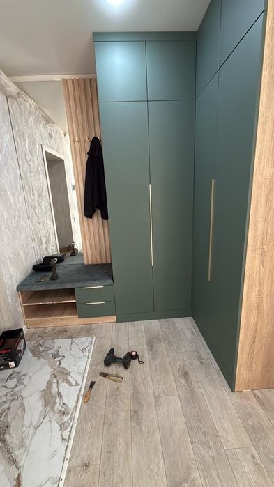 Продам прихожую. Цена договорная