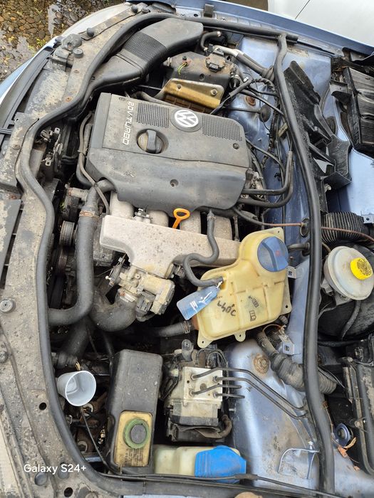 Dezmembram Volkswagen Passat 1.8 20V Benzina