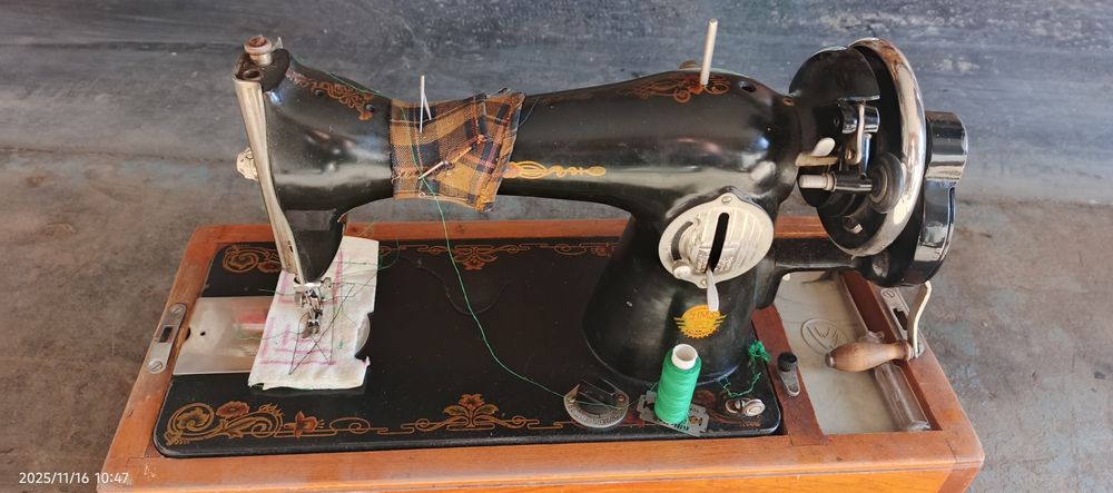 Продам, Швейная машинка