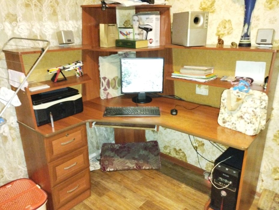 Компьютерный стол