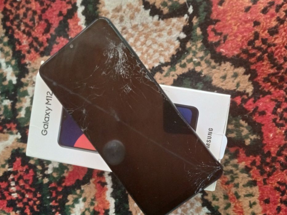 Redmi 9c NFS Samsung M12 SOTILAD Toshkent shaxarI 1.200 bervoramz