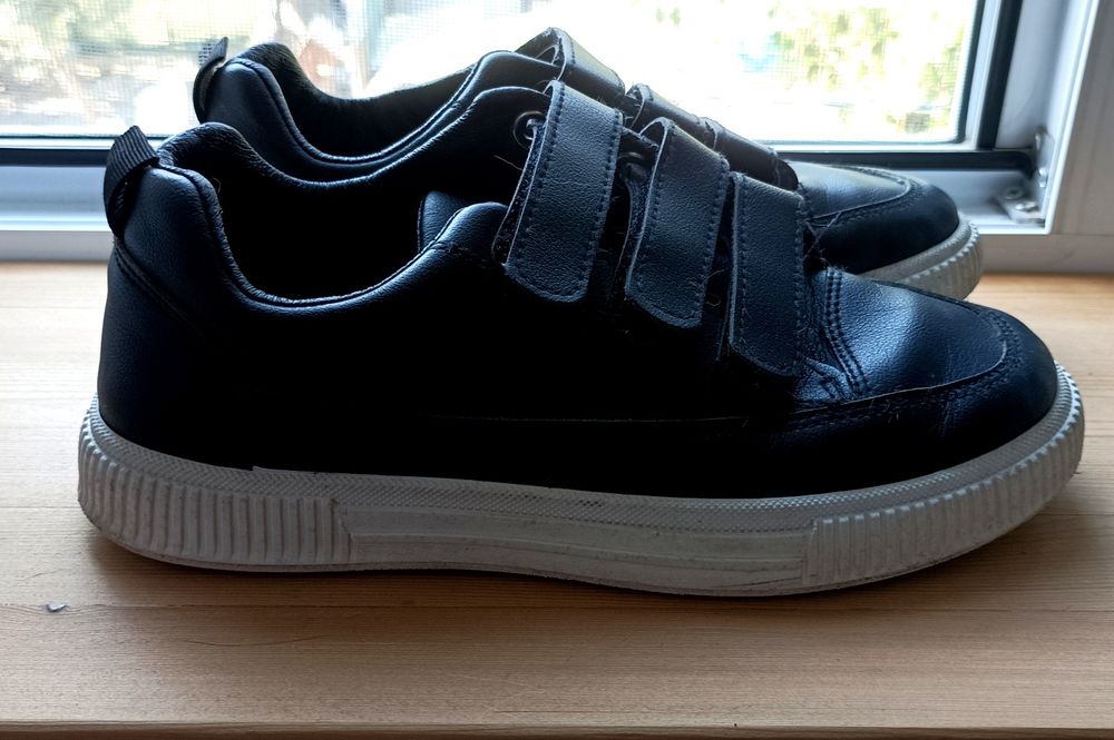 Лоферы на липучках.