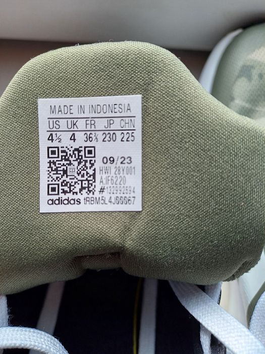 Маратонки Адидас 36,5