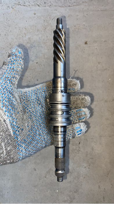 Передний бампер БМВ Е38 7-ка