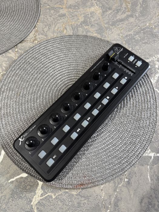 Behringer X-Touch Mini