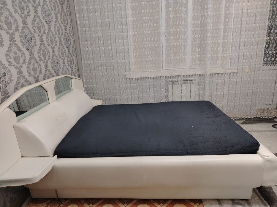 Продам двухспальную кровать