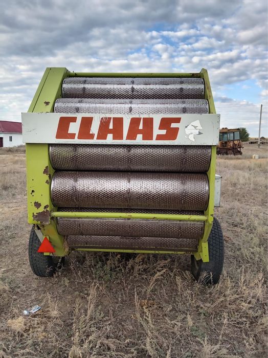 Продам рулонный пресс подборщик Claas Rollant 44