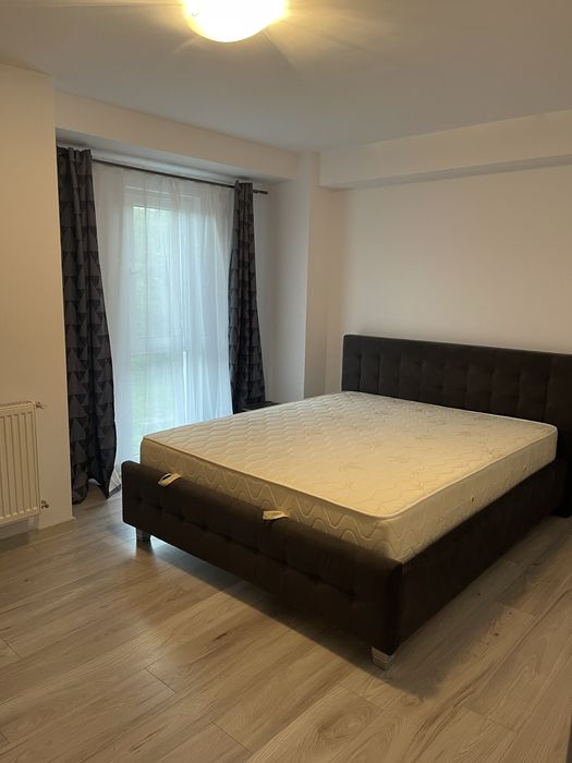 Inchiriez apartament 3 camere 450€