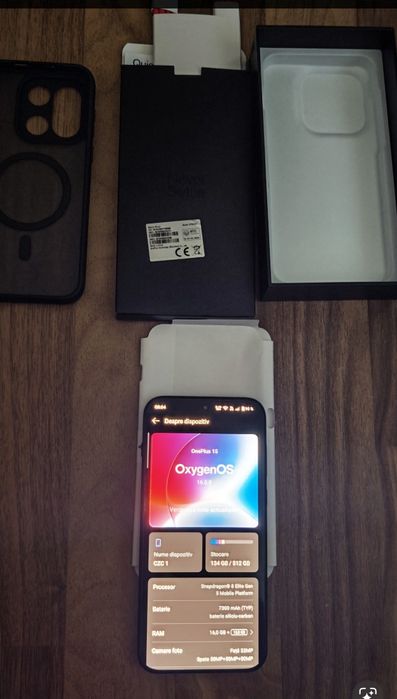 Vând OnePlus 15 ca nou 3600 lei