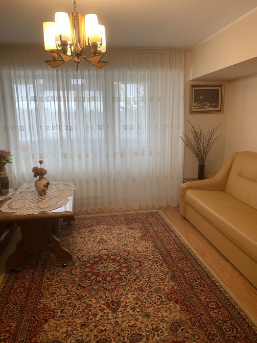 Vând apartament în mun. Caracal, 3 camere, vizavi de Penny - direct proprietar