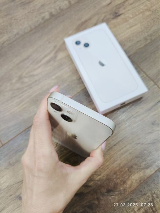 iPhone 13 128 GB бял