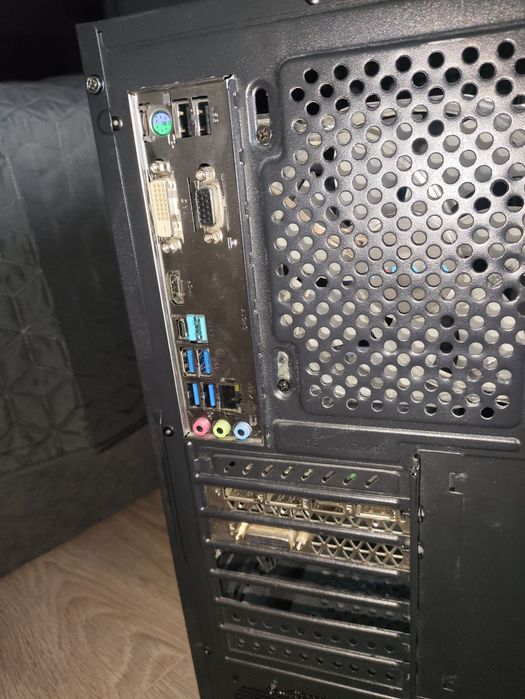Геймърски компютър Ryzen 5 3600, 16 ram,  Rx 570