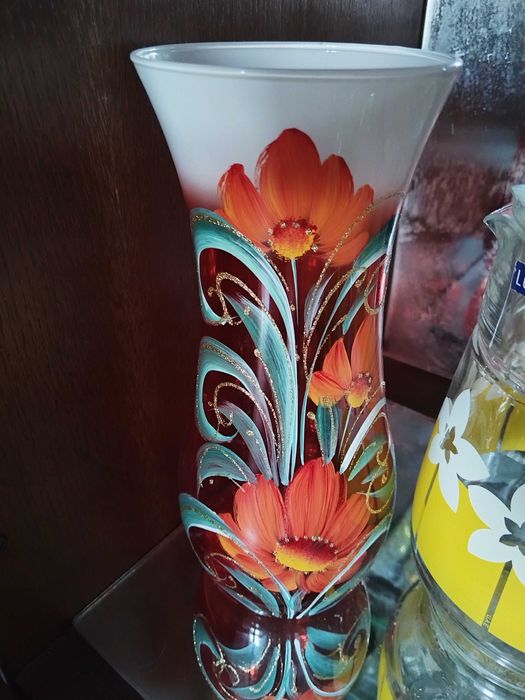 Продам Вазу для цветов .