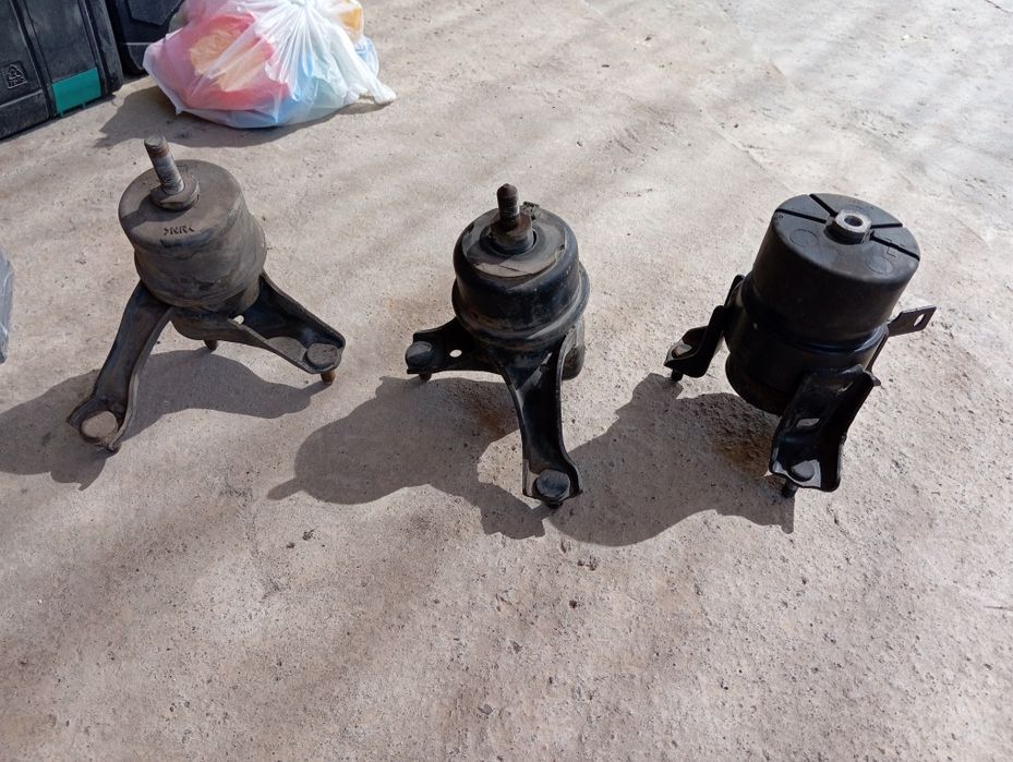 Таета камри подушки мотора