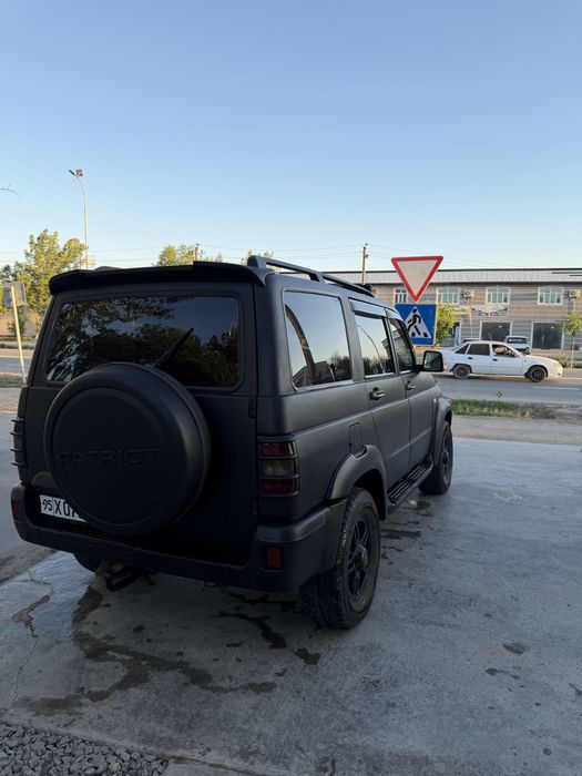 Uaz partiot sotiladi