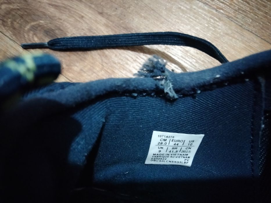 Продам кроссовки АСИКС