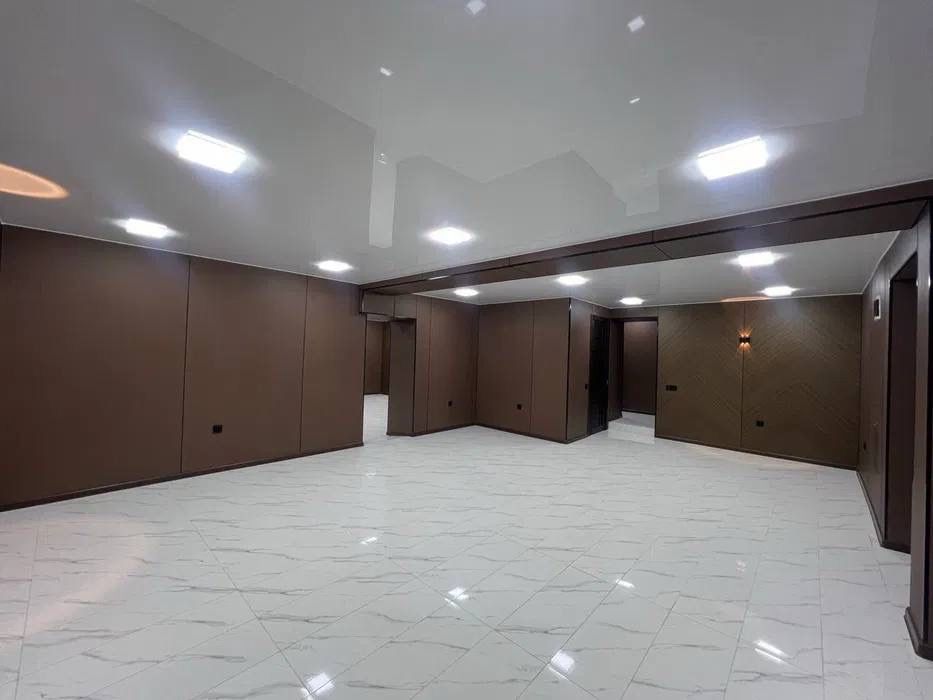 Аренда Новомосковский 1-Линия Вдоль дороги 195 кв.м Евроремонт