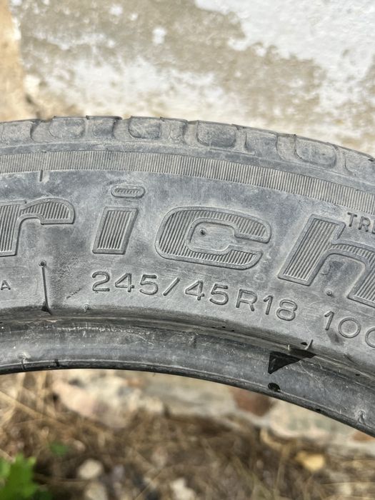 Продам шину 245.45.R18