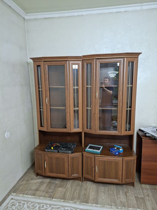 Срочно продам стенку гостинной